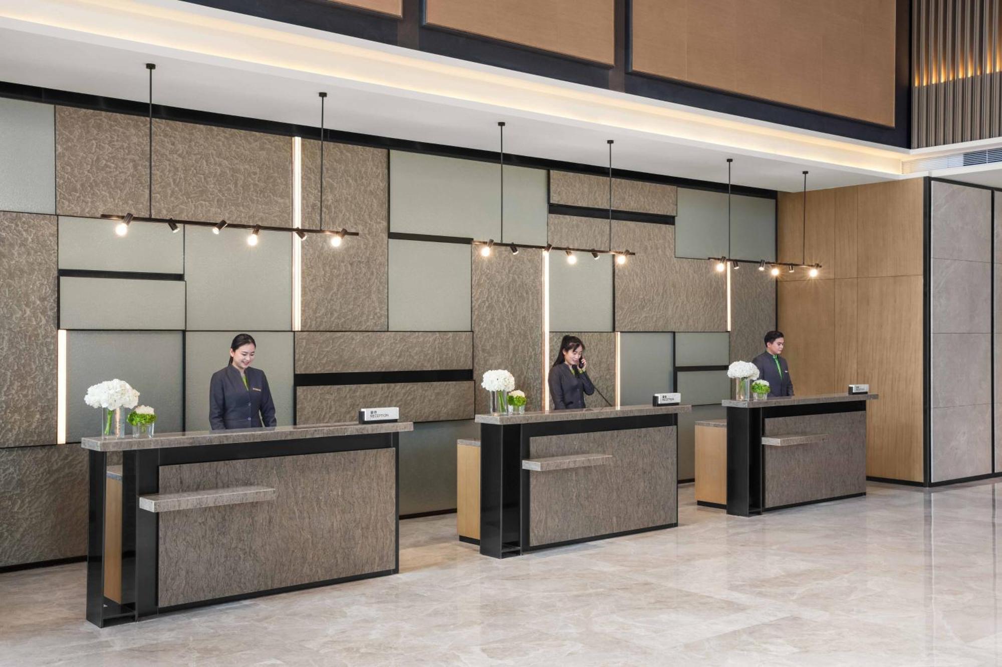 Courtyard By Marriott Shenzhen Bao'An Hotel Exterior foto