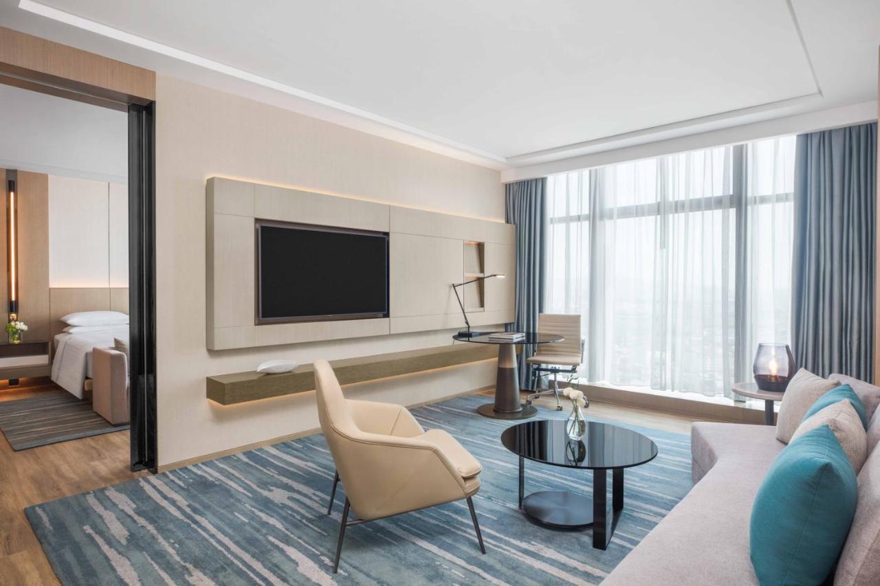 Courtyard By Marriott Shenzhen Bao'An Hotel Exterior foto